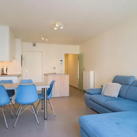 Chic Flat With Bunk Beds